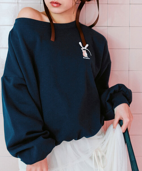 OLIVE des OLIVE（オリーブデオリーブ）の「ネコ刺繍ワンショル