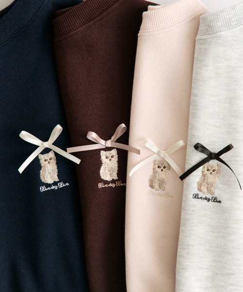 OLIVE des OLIVE(オリーブデオリーブ)の「ネコ刺繍ワンショルスウェット(Tシャツ/カットソー・レディース・オートミール/ピンク/ブラウン/ネイビー・FREE)」の5枚目の写真