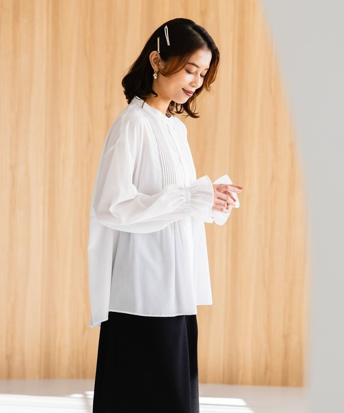 studio CLIP（スタディオクリップ）の「しわになりにくい柔らか華やぎブラウス[プラスサイズあり]《オケージョン2025》（シャツ/ブラウス・レディース・オフホワイト/クリーム/ライトブルー・FREE/ﾌﾘｰ(L)）」の14枚目の写真