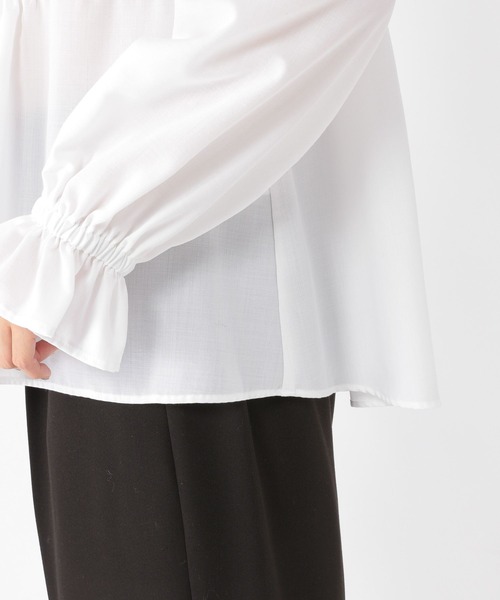 studio CLIP（スタディオクリップ）の「しわになりにくい柔らか華やぎブラウス[プラスサイズあり]《オケージョン2025》（シャツ/ブラウス・レディース・オフホワイト/クリーム/ライトブルー・FREE/ﾌﾘｰ(L)）」の8枚目の写真