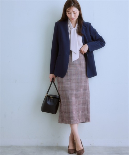 7days Life Styling(セブンデイズライフスタイリング)の「ストレッチパウダーサテンボウタイブラウス(しわになりにくい・速乾・洗濯機OK・UVカット)(シャツ/ブラウス・レディース・グレイッシュベージュ/オフホワイト/ネイビー/サックスブルー/ブルー・S/M/L/LL/4L/5L/3L/6L)」の17枚目の写真