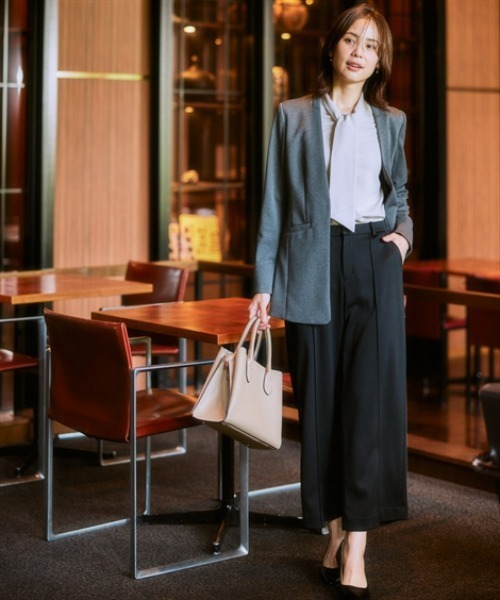 7days Life Styling(セブンデイズライフスタイリング)の「ストレッチパウダーサテンボウタイブラウス(しわになりにくい・速乾・洗濯機OK・UVカット)(シャツ/ブラウス・レディース・グレイッシュベージュ/オフホワイト/ネイビー/サックスブルー/ブルー・S/M/L/LL/4L/5L/3L/6L)」の18枚目の写真