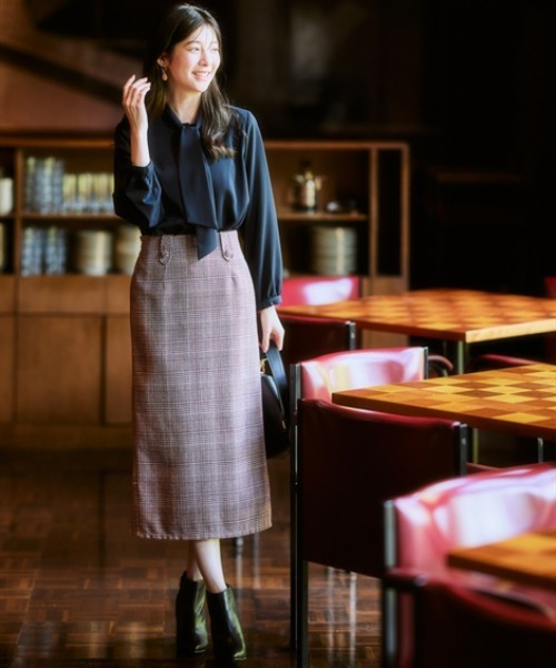 7days Life Styling(セブンデイズライフスタイリング)の「ストレッチパウダーサテンボウタイブラウス(しわになりにくい・速乾・洗濯機OK・UVカット)(シャツ/ブラウス・レディース・グレイッシュベージュ/オフホワイト/ネイビー/サックスブルー/ブルー・S/M/L/LL/4L/5L/3L/6L)」の21枚目の写真