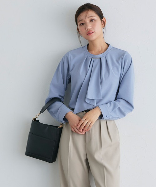 Pierrot（ピエロ）の「メタルバータイデザインTブラウス（シャツ/ブラウス・レディース・ブルー/オフホワイト/グレー/ネイビー・L/M）」の20枚目の写真
