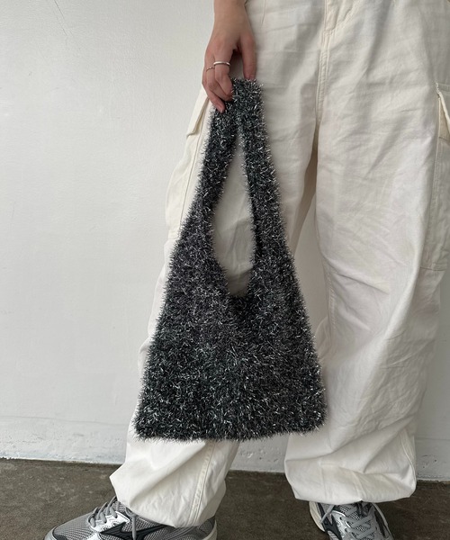 EFOLE（エフォル）の「【ZOZO限定】Glitter knit mini bag / ラメニット ミニバッグ（ショルダーバッグ・レディース・ブラック/シルバー/ピンク・FREE）」の2枚目の写真