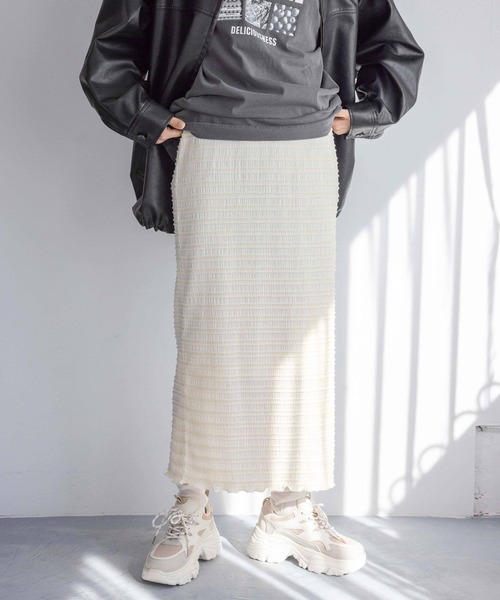 LOWRYS FARM（ローリーズファーム）の「ミニシャーリングタイトスカート　293649（スカート・レディース・ブルー/ブラック/アイボリー/ブラウン・FREE）」の4枚目の写真