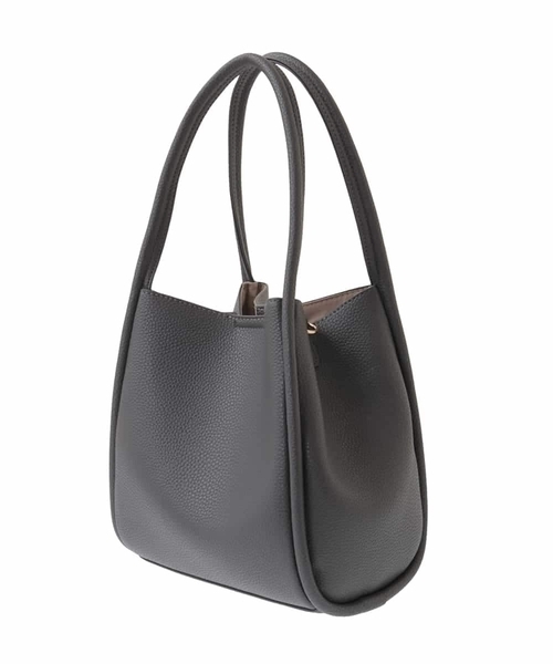 a.v.v（アーヴェヴェ）の「ソフトフェイクレザートート（トートバッグ・レディース・アイボリー/チャコールグレー・38）」の14枚目の写真