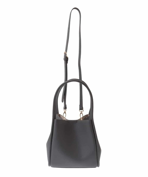 a.v.v（アーヴェヴェ）の「ソフトフェイクレザートート（トートバッグ・レディース・アイボリー/チャコールグレー・38）」の16枚目の写真