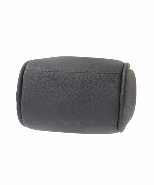 a.v.v（アーヴェヴェ）の「ソフトフェイクレザートート（トートバッグ・レディース・アイボリー/チャコールグレー・38）」の19枚目の写真