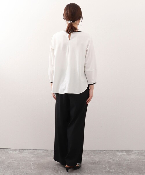 MICO COULIER（ミコクリエ）の「《オケージョン対応》カットジョーゼット配色ブラウス（シャツ/ブラウス・レディース・オフホワイト/ダークネイビー・38）」の5枚目の写真