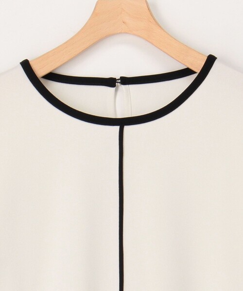 MICO COULIER（ミコクリエ）の「《オケージョン対応》カットジョーゼット配色ブラウス（シャツ/ブラウス・レディース・オフホワイト/ダークネイビー・38）」の11枚目の写真