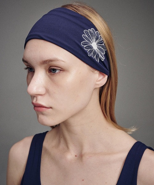 Mardi Mercredi（マルディメクルディ）の「BEURRE ULTIMATE COMFORT wide headband theflower（ヘアバンド・レディース・ベージュ/ピンク/カーキ/ネイビー/ブラック系その他/チャコール/ダークブルー・FREE）」の21枚目の写真