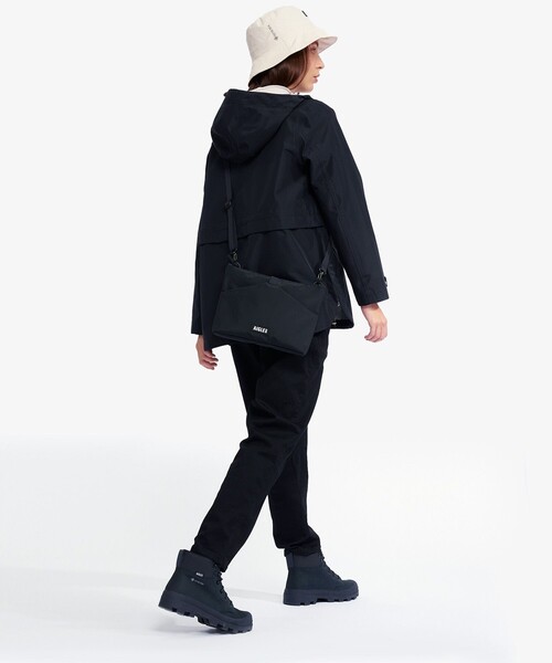 AIGLE（エーグル）の「撥水 サコッシュ ショルダーバッグ（ショルダーバッグ・レディース・ブラック/モスグリーン・FREE）」の4枚目の写真