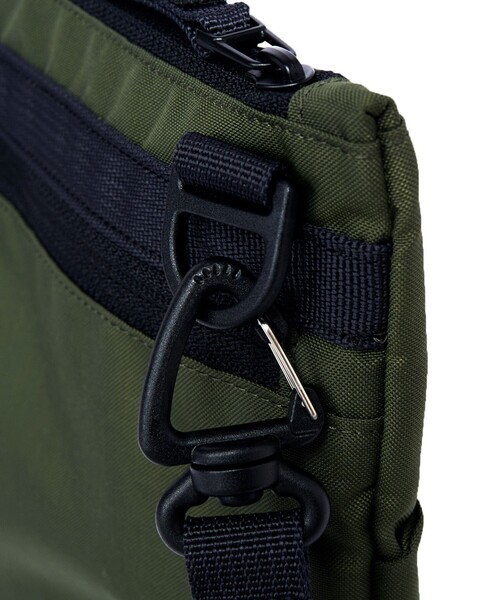 AIGLE（エーグル）の「撥水 サコッシュ ショルダーバッグ（ショルダーバッグ・レディース・ブラック/モスグリーン・FREE）」の12枚目の写真