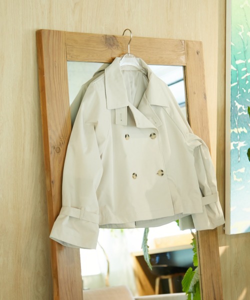 MERLOT（メルロー）の「2WAYキャンディスリーブショートトレンチコート（トレンチコート・レディース・ベージュ・FREE）」の8枚目の写真