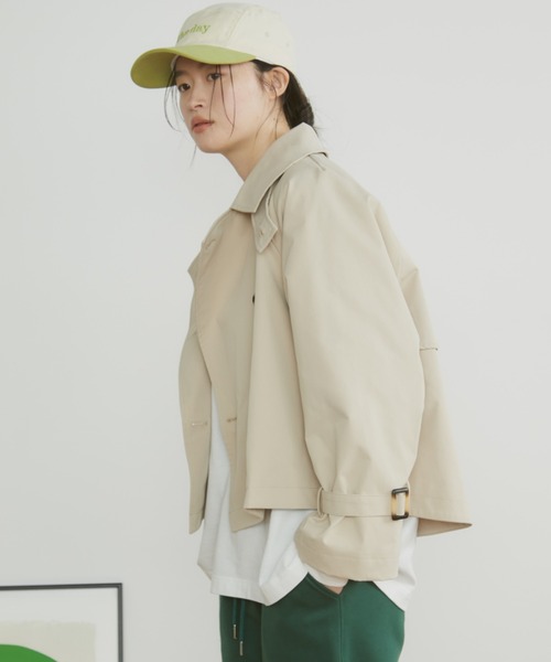 MERLOT（メルロー）の「2WAYキャンディスリーブショートトレンチコート（トレンチコート・レディース・ベージュ・FREE）」の2枚目の写真
