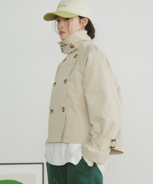 MERLOT（メルロー）の「2WAYキャンディスリーブショートトレンチコート（トレンチコート・レディース・ベージュ・FREE）」の3枚目の写真