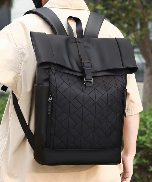 CALIFORNIA OUTFITTERS（カリフォルニア アウトフィッターズ）の「3-2A87 フロントデザイン ロールトップ バックパック（バックパック/リュック・メンズ・ブラック・ONESIZE）」の2枚目の写真