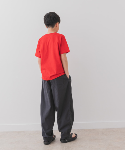 URBAN RESEARCH DOORS（アーバンリサーチドアーズ）の「『WEB/一部店舗限定サイズ』撥水タックワイドパンツ(KIDS)（その他パンツ・キッズ・スミクロ/カーキ・105/150/120/135）」の17枚目の写真