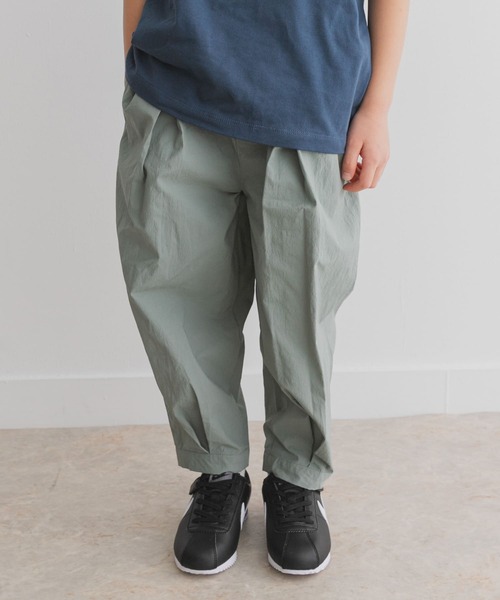 URBAN RESEARCH DOORS（アーバンリサーチドアーズ）の「『WEB/一部店舗限定サイズ』撥水タックワイドパンツ(KIDS)（その他パンツ・キッズ・スミクロ/カーキ・105/150/120/135）」の18枚目の写真