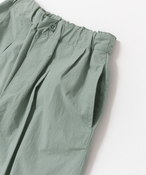 URBAN RESEARCH DOORS（アーバンリサーチドアーズ）の「『WEB/一部店舗限定サイズ』撥水タックワイドパンツ(KIDS)（その他パンツ・キッズ・スミクロ/カーキ・105/150/120/135）」の10枚目の写真