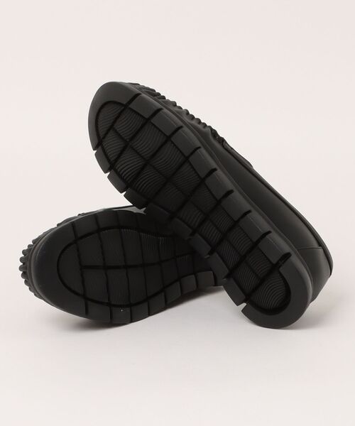 UnReef(アンリーフ)の「トラックソールモカシン(モカシン/デッキシューズ・レディース・シルバー/ブラック・23.0cm/23.5cm/24.0cm/24.5cm/22.5cm)」の4枚目の写真