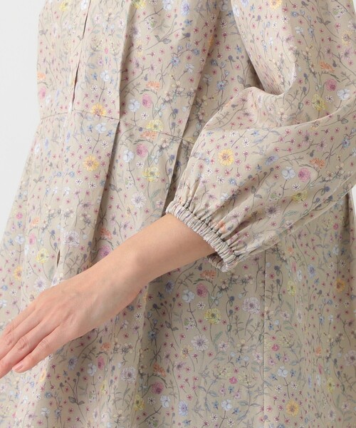 Afternoon Tea（アフタヌーンティー）の「切替ブラウス/リバティプリント（シャツ/ブラウス・レディース・ベージュ/ネイビー/オフホワイト・MEDIUM）」の14枚目の写真