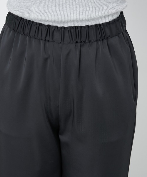 MICA&DEAL（マイカ＆ディール）の「サテンイージーパンツ〈セットアップ対応〉（その他パンツ・レディース・アイボリー/ブラック/ベージュ・FREE）」の14枚目の写真