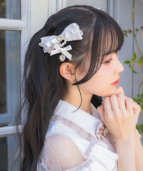 ROJITA（ロジータ）の「ギャザーレースレイヤードクリップセット（バレッタ/ヘアクリップ・レディース・ブラック/ブルー/ホワイト/ピンク・FREE）」の13枚目の写真