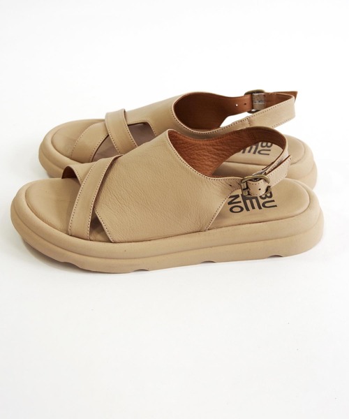 BUENO（ブエノ）の「BUENO （ブエノ） / 本革 バックストラップ レザーサンダル A2605（サンダル・レディース・サンドベージュ/ブラウン/ブラック・35/36/37/38/39）」の10枚目の写真