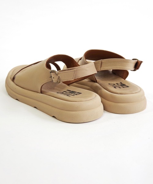 BUENO（ブエノ）の「BUENO （ブエノ） / 本革 バックストラップ レザーサンダル A2605（サンダル・レディース・サンドベージュ/ブラウン/ブラック・35/36/37/38/39）」の14枚目の写真