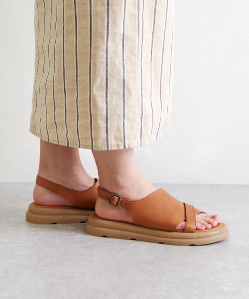 BUENO（ブエノ）の「BUENO （ブエノ） / 本革 バックストラップ レザーサンダル A2605（サンダル・レディース・サンドベージュ/ブラウン/ブラック・35/36/37/38/39）」の4枚目の写真