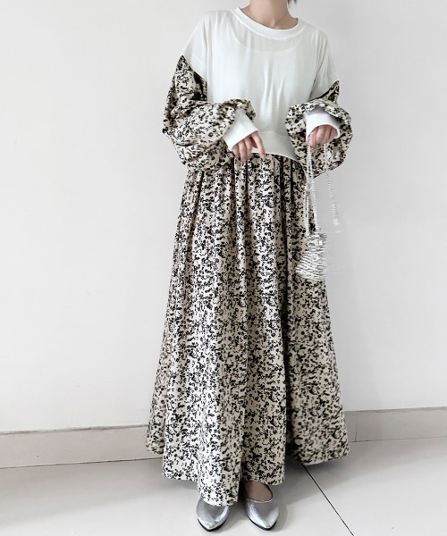 Doux Belle(ドゥーベル)の「ドッキング花柄ロングワンピース(ワンピース・レディース・ベージュ系その他/ベージュ/ブラック・MEDIUM)」の21枚目の写真