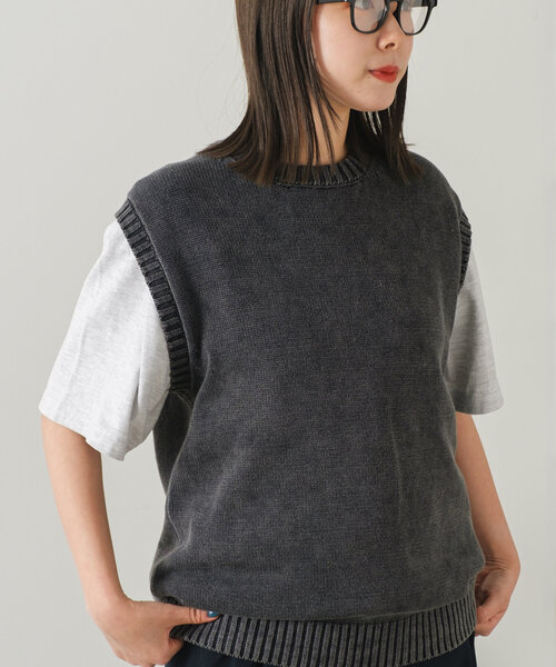 WHIMSIC（ウィムジック）の「*【WHIMSIC】サンフェードニットベスト（ベスト・レディース・チャコールグレー/ベージュ・FREE）」の2枚目の写真