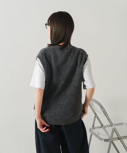 WHIMSIC（ウィムジック）の「*【WHIMSIC】サンフェードニットベスト（ベスト・レディース・チャコールグレー/ベージュ・FREE）」の5枚目の写真