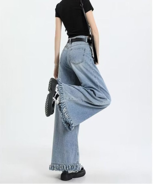 gossip！ロサンゼルス（ゴシップロサンゼルス）の「裾フリンジ ワイドシルエットデニムパンツ（デニムパンツ・レディース・ライトブルー・S/M）」の11枚目の写真