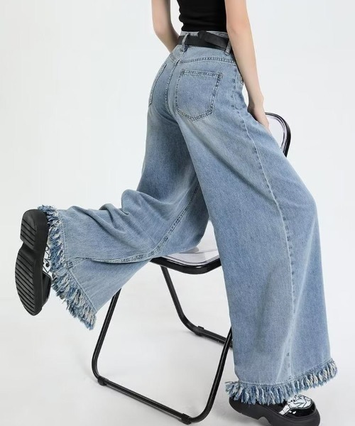 gossip！ロサンゼルス（ゴシップロサンゼルス）の「裾フリンジ ワイドシルエットデニムパンツ（デニムパンツ・レディース・ライトブルー・S/M）」の4枚目の写真