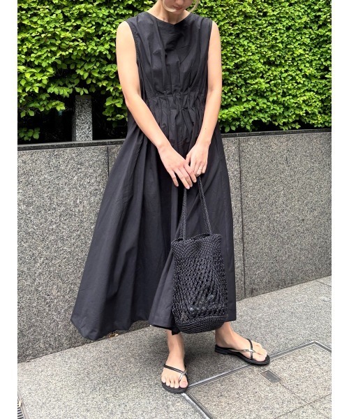 Day and Grade（デイアンドグレイド）の「綿ブロードタックノースリOP（ワンピース・レディース・ネイビー/ブラック・FREE）」の4枚目の写真