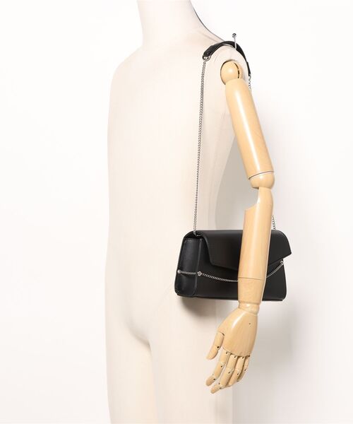 Knuth Marf（クヌースマーフ）の「Knuth Marf metal chain deformed bag（ショルダーバッグ・レディース・ブラック・FREE）」の8枚目の写真
