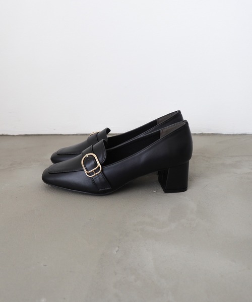 TRUDEA(トルディア)の「ベルトデザインヒールパンプス(パンプス・レディース・ブラウン/アイボリー/ブラック/グレイッシュベージュ/モカ・SMALL/MEDIUM/LARGE)」の15枚目の写真