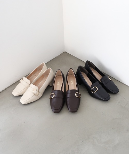 TRUDEA(トルディア)の「ベルトデザインヒールパンプス(パンプス・レディース・ブラウン/アイボリー/ブラック/グレイッシュベージュ/モカ・SMALL/MEDIUM/LARGE)」の12枚目の写真