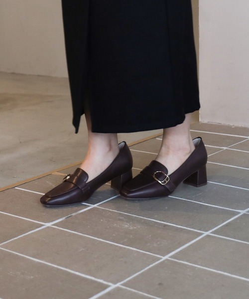 TRUDEA(トルディア)の「ベルトデザインヒールパンプス(パンプス・レディース・ブラウン/アイボリー/ブラック/グレイッシュベージュ/モカ・SMALL/MEDIUM/LARGE)」の19枚目の写真