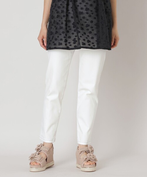 TO BE CHIC(トゥー ビー シック)の「ストレッチ デニムパンツ(デニムパンツ・レディース・オフホワイト/ブルー系その他2・40)」の1枚目の写真