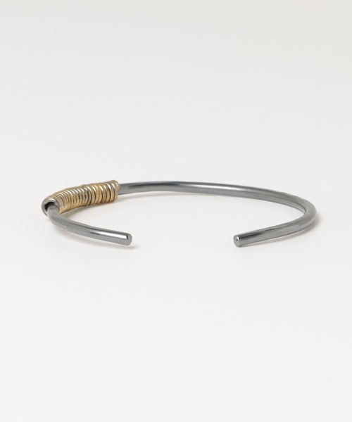 STUDIOUS（ステュディオス）の「【gift hand】Sv electricline bangle（バングル/リストバンド・メンズ・ブラック・FREE）」の2枚目の写真