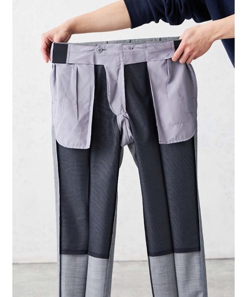 Perfect Suit FActory(パーフェクトスーツファクトリー)の「【高通気/軽量】清涼セットアップパンツ トロピカル生地・洗える 凄脚(すごあし)シリーズ 千鳥柄 シロクロ/ネイビー/グレー(スラックス・メンズ・ホワイト×ブラック/チャコールグレー/ネイビー・94/73/76/82/91/79/85/88)」の8枚目の写真