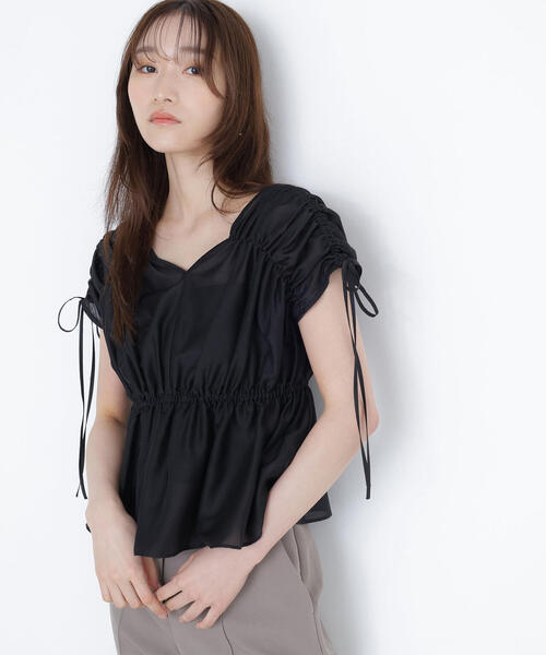 NATURAL BEAUTY BASIC（ナチュラルビューティーベーシック）の「◇【Oggi掲載】シアードロストギャザーブラウス（シャツ/ブラウス・レディース・オフホワイト/ブラック/ワイン・SMALL/MEDIUM）」の6枚目の写真