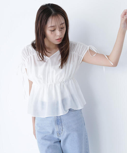 NATURAL BEAUTY BASIC（ナチュラルビューティーベーシック）の「◇【Oggi掲載】シアードロストギャザーブラウス（シャツ/ブラウス・レディース・オフホワイト/ブラック/ワイン・SMALL/MEDIUM）」の16枚目の写真