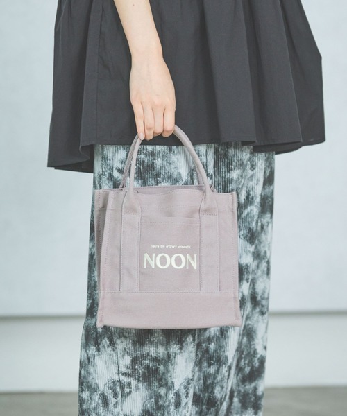 LAKOLE（ラコレ）の「キャンバス2WAYロゴトートバッグ / 572378（トートバッグ・レディース・ライトグレー/ブラウン/クリアグリーン/オフホワイト・FREE）」の2枚目の写真