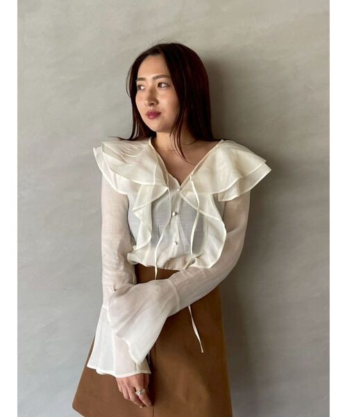 LAGUNAMOON(ラグナムーン)の「ラッフルシアーブラウス(シャツ/ブラウス・レディース・アイボリー/ブラック/イエロー・FREE)」の11枚目の写真