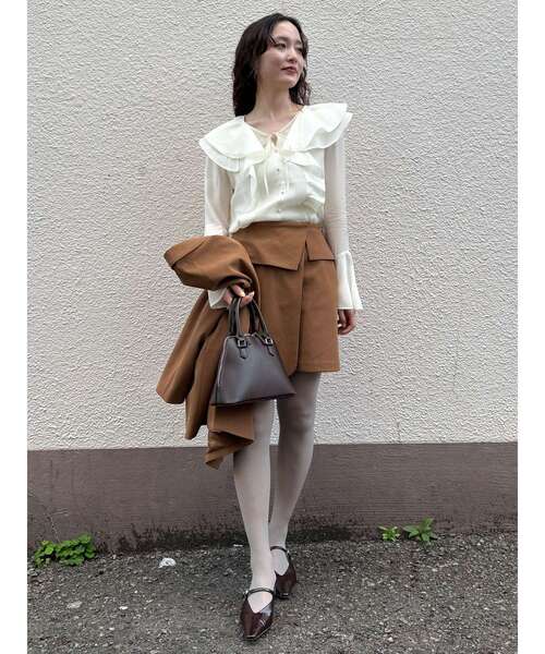 LAGUNAMOON(ラグナムーン)の「ラッフルシアーブラウス(シャツ/ブラウス・レディース・アイボリー/ブラック/イエロー・FREE)」の21枚目の写真